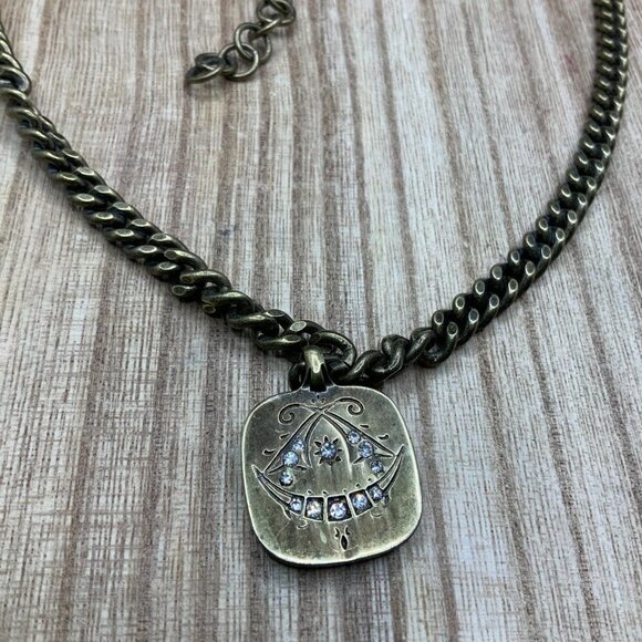 Stella & Dot Distressed Gold Tone Jezebel Pendant Necklace - Picture 3 of 8